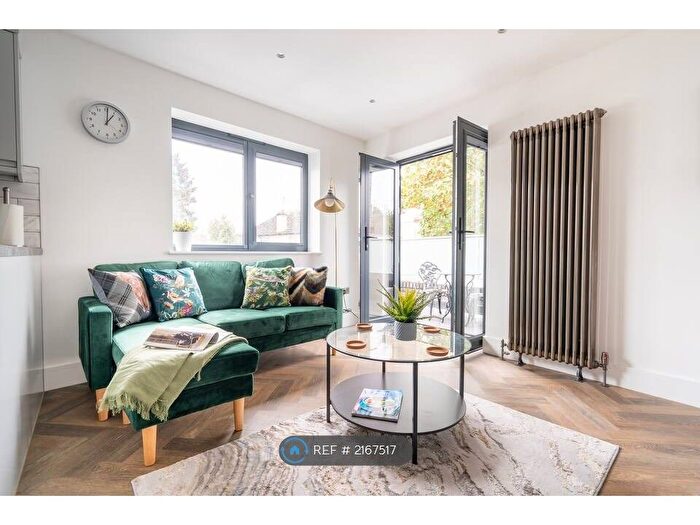 1 Bedroom Flat To Rent In Station Lane, Hornchurch, RM12