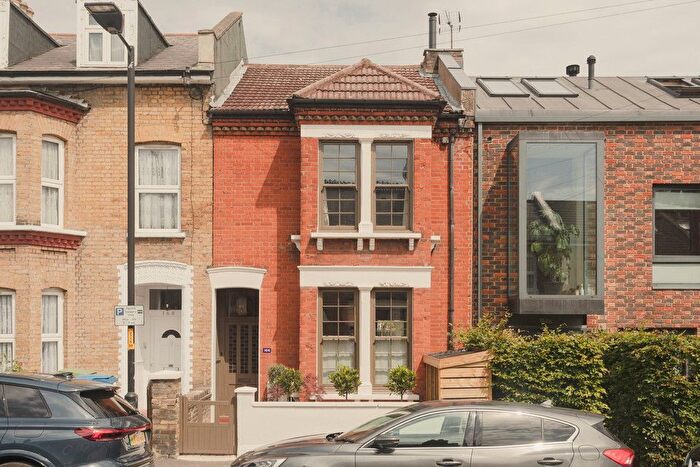 3 Bedroom Terraced House For Sale In Choumert Road, Peckham Rye, SE15