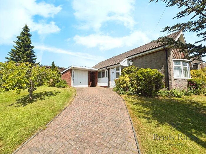 3 Bedroom Bungalow To Rent In Croasdale Avenue, Burnley, Lancashire, BB10