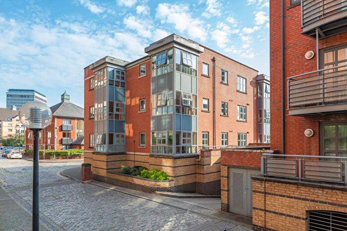 2 Bedroom Apartment To Rent In The Metropolitan - City Centre, BS1