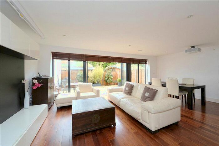 3 Bedroom Terraced House To Rent In Geraldine Road, Wandsworth, London SW18