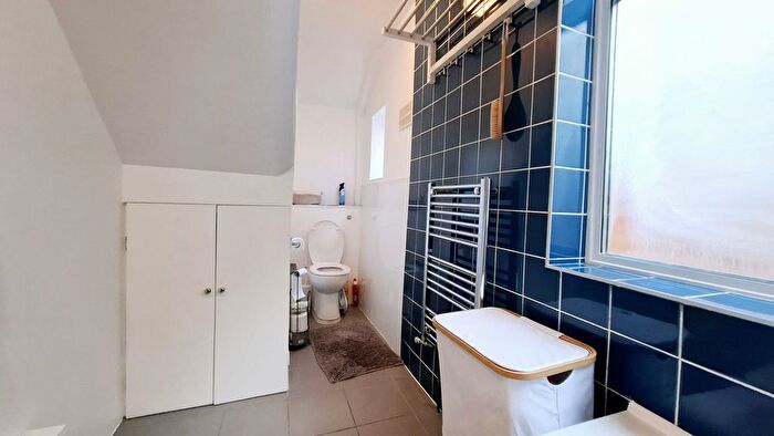 2 Bedroom Flat To Rent In Deacon Road, London, NW2