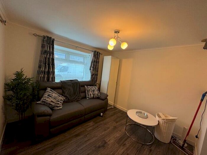 1 Bedroom Apartment To Rent In Glenbrook Drive, Barry, CF63