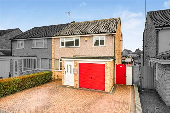 3 Bedroom Semi-Detached House For Sale In Burns Road, Bletchley, Milton Keynes, MK3