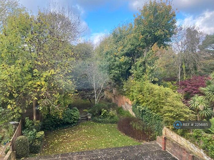 1 Bedroom Flat To Rent In Downesbury, London, NW3