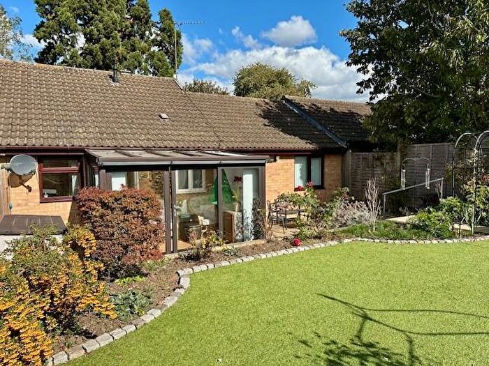 2 Bedroom Bungalow For Sale In Rectory Walk, Barton Seagrave, Kettering, NN15
