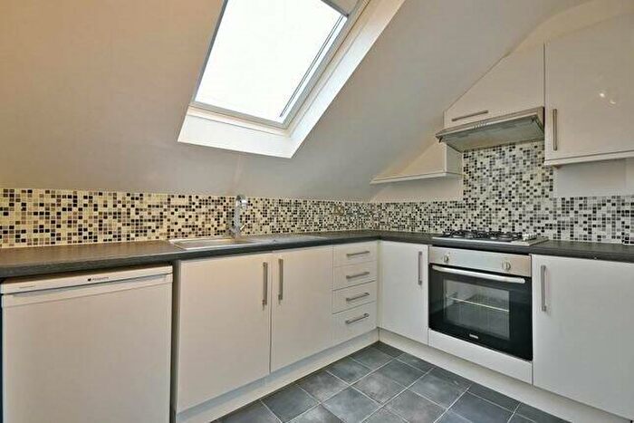 1 Bedroom Flat To Rent In Huddlestone Road, Willesden Green, NW2