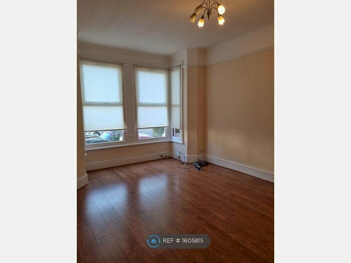 1 Bedroom Flat To Rent In Curzon Road, London, N10