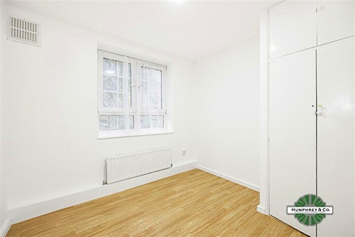 3 Bedroom Flat To Rent In Pinchin Street, E1
