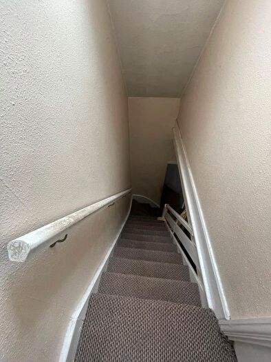 3 Bedroom Flat To Rent In Green Lane, Dagenham, RM8