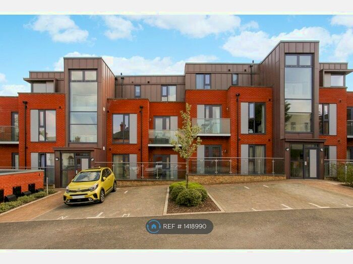 2 Bedroom Flat To Rent In Queens Place, Guildford, GU2