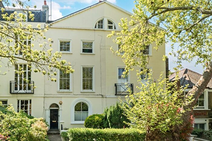 1 Bedroom Flat To Rent In Camberwell Grove Camberwell, SE5