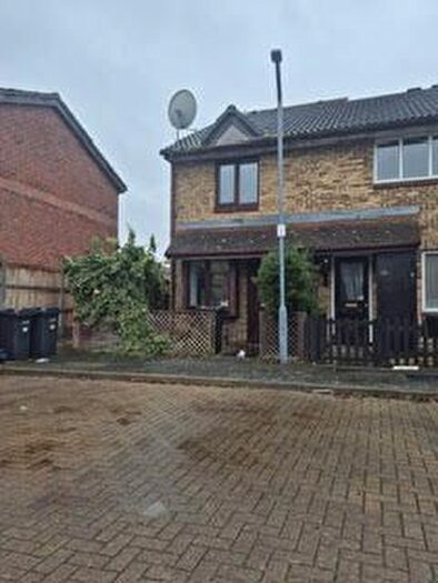1 Bedroom End Terrace House To Rent In Pedley Road, Dagenham, RM8