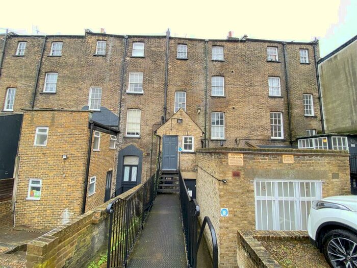 1 Bedroom Flat To Rent In Harmer Street, Gravesend, DA12