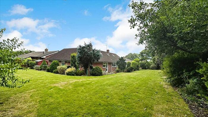 3 Bedroom Bungalow For Sale In Parkland Close, Clifton Village, Nottingham, NG11