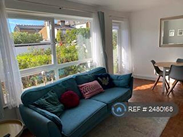 2 Bedroom Flat To Rent In Manorgate Road, Kingston Upon Thames, KT2