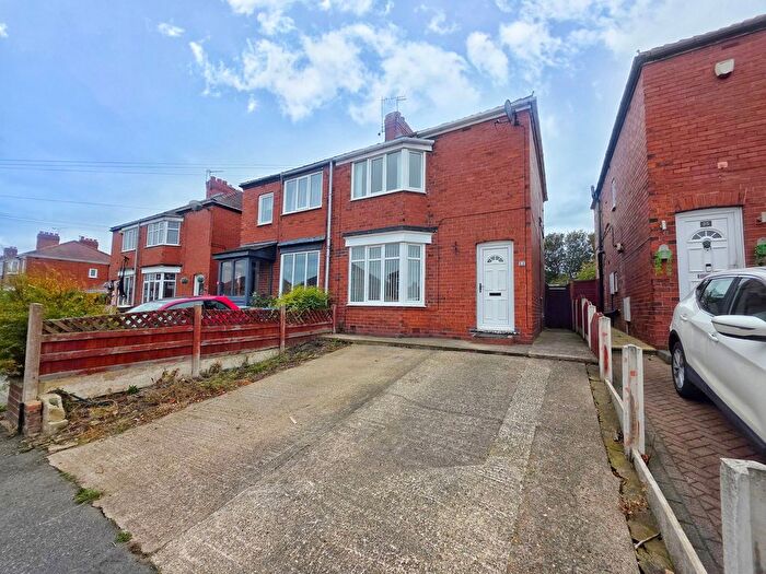 2 Bedroom Semi-Detached House For Sale In Kingsway, Wombwell, Barnsley, S73