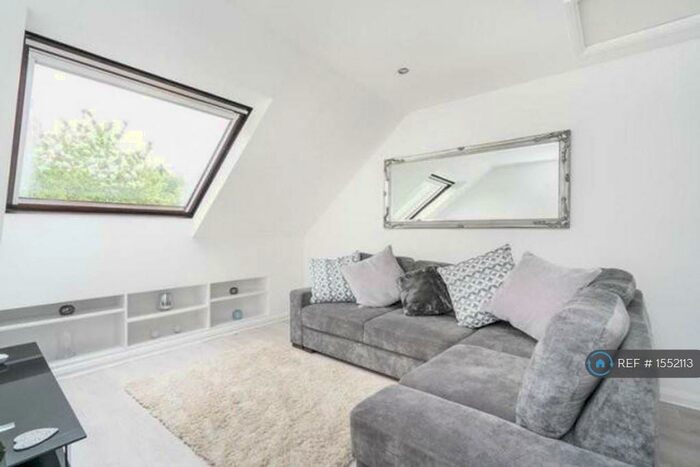 1 Bedroom Flat To Rent In Greys Road, Henley-On-Thames, RG9
