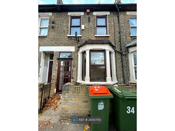 3 Bedroom Terraced House To Rent In Leywick Street, Stratford, E15
