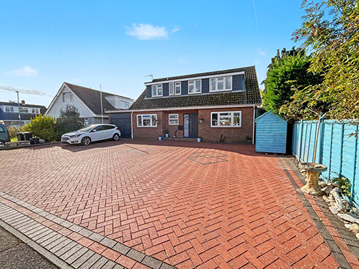 4 Bedroom Detached House For Sale In Highcliffe, Christchurch, BH23