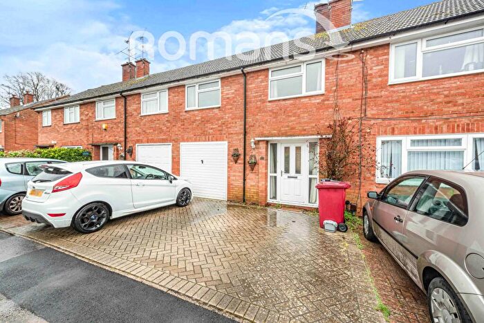 3 Bedroom Terraced House To Rent In Kentwood Close, RG30