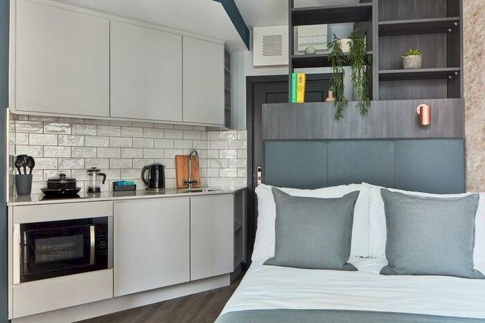 Studio To Rent In Crossharbour Plaza, London, E14