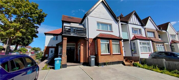 1 Bedroom Flat To Rent In Riviera Drive, Southend-On-Sea, Essex, SS1