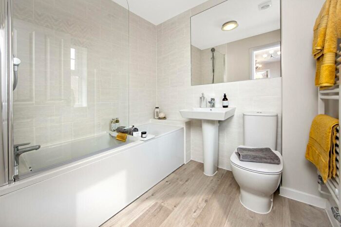 4 Bedroom Detached House For Sale In St Laurence Avenue, Aylesford, Maidstone, Kent, ME16