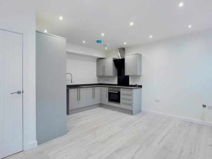 1 Bedroom Flat To Rent In Overstone Road, Northampton, NN1