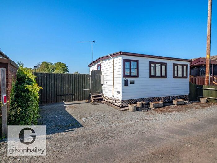 1 Bedroom Chalet For Sale In Riverside Estate, Brundall, NR13
