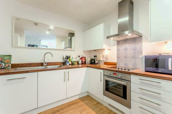 1 Bedroom Flat To Rent In Raine Street, Wapping, London, E1W