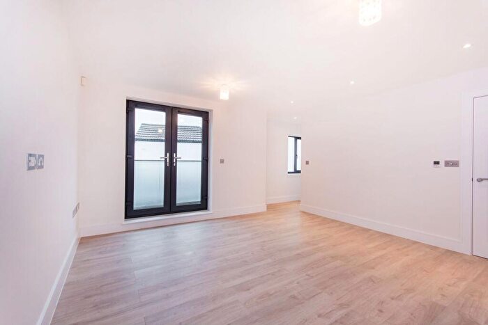 2 Bedroom Flat For Sale In Oval Road, East Croydon, Croydon, CR0