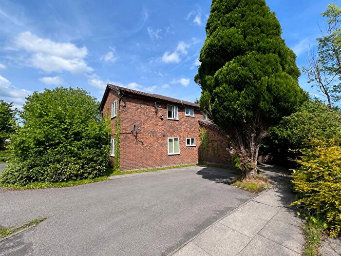 Studio To Rent In Pinewood Court, Brackenwood Mews, Wilmslow, SK9