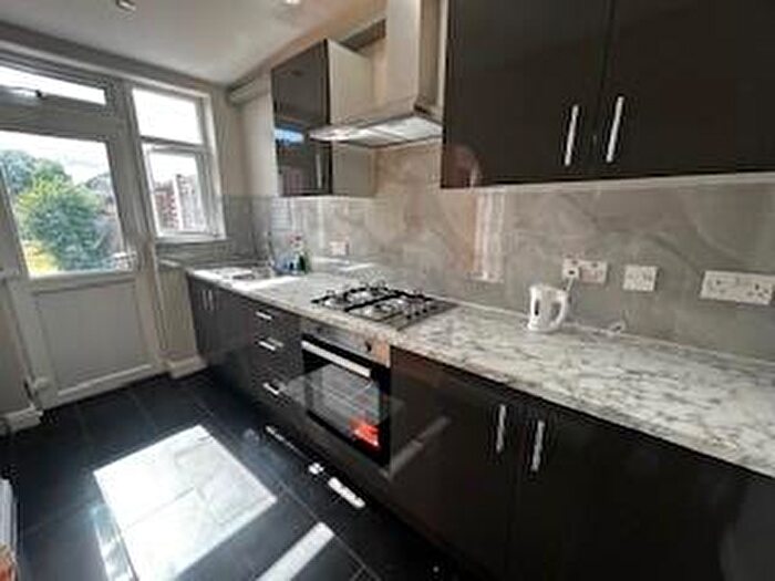 3 Bedroom House To Rent In Capmartin Road, CV6