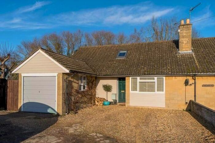 4 Bedroom Bungalow To Rent In Ancil Avenue, Launton, OX26