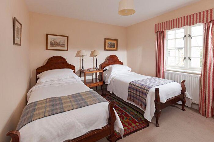 4 Bedroom Detached House For Sale In Tisbury, SP3