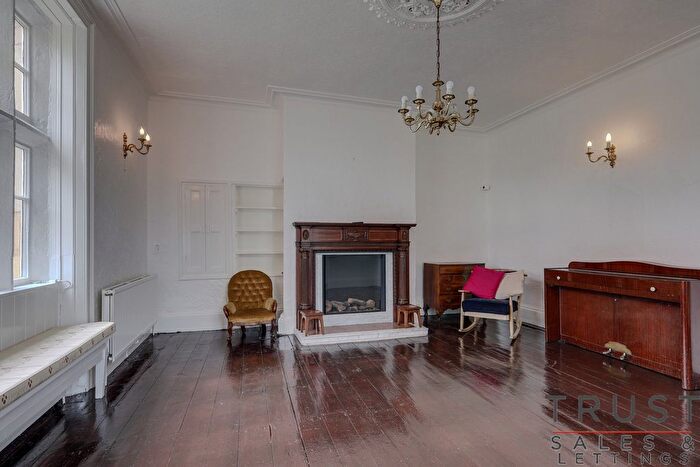 5 Bedroom Detached House To Rent In Liversedge Hall Lane, Liversedge, WF15