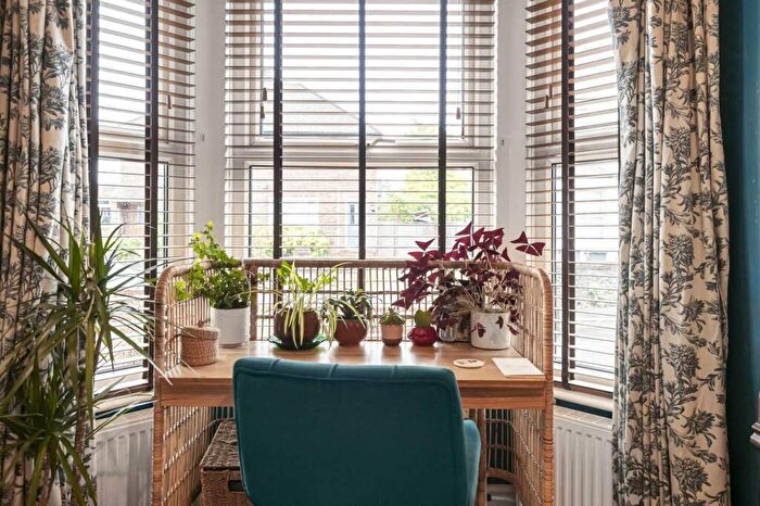 3 Bedroom Terraced House For Sale In Star Road, Caversham, Reading, Berkshire, RG4