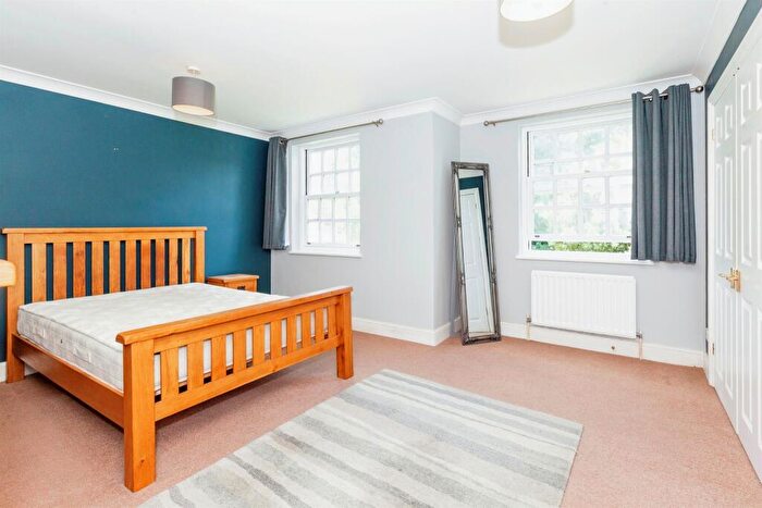 1 Bedroom Apartment For Sale In Ray Park Avenue, Maidenhead, SL6