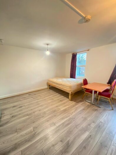 Studio To Rent In Station Road, West Drayton UB7