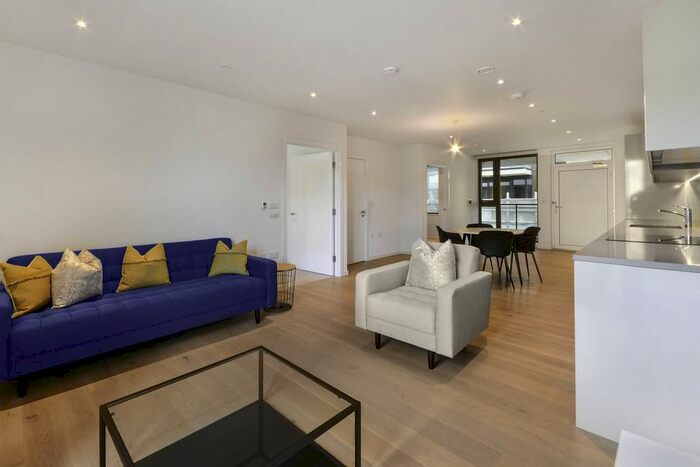 2 Bedroom Flat For Sale In Gabriel Walk, Elephant And Castle, SE1