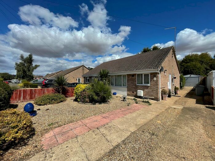 2 Bedroom Semi-Detached Bungalow For Sale In Deer Park Road, Langtoft, Peterborough, PE6