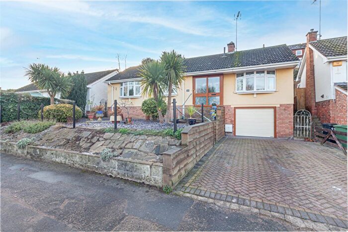 3 Bedroom Detached Bungalow For Sale In Hylton Road, Worcester, WR2