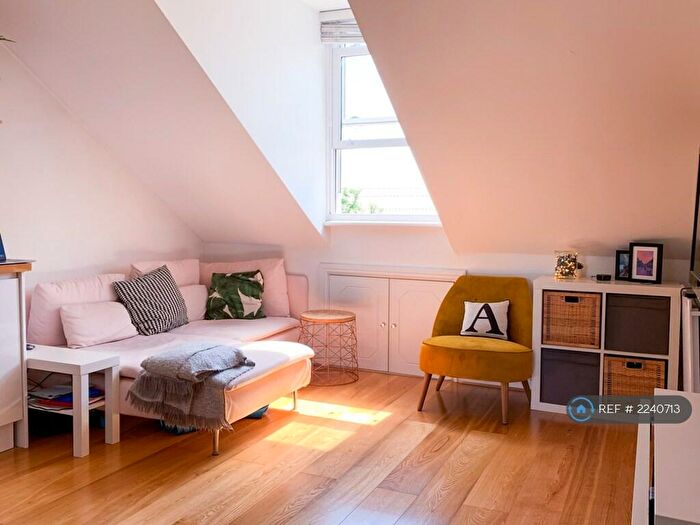 1 Bedroom Flat To Rent In Pitlochry House, London, SE27