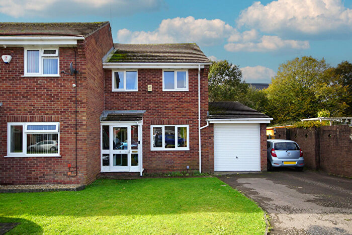 3 Bedroom End Of Terrace House For Sale In Kestrel Close, Patchway, BS34