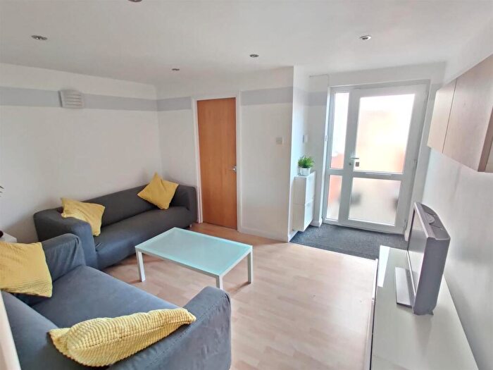 3 Bedroom Maisonette To Rent In A Barber Road, Sheffield, S10