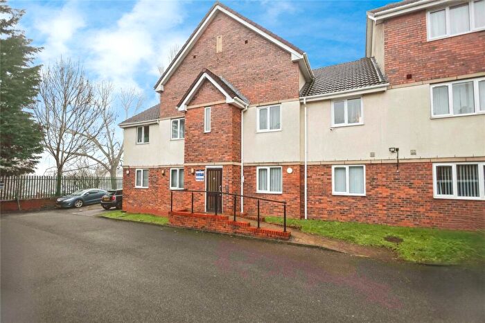 3 Bedroom Flat For Sale In Park Mews, Londonderry Lane, Smethwick, West Midlands, B67