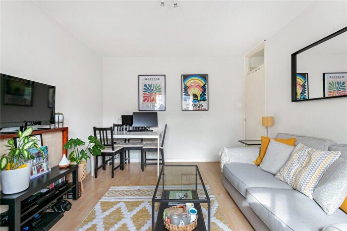 1 Bedroom Apartment For Sale In Escuan Lodge, Aberdeen Park, Highbury, London, N5