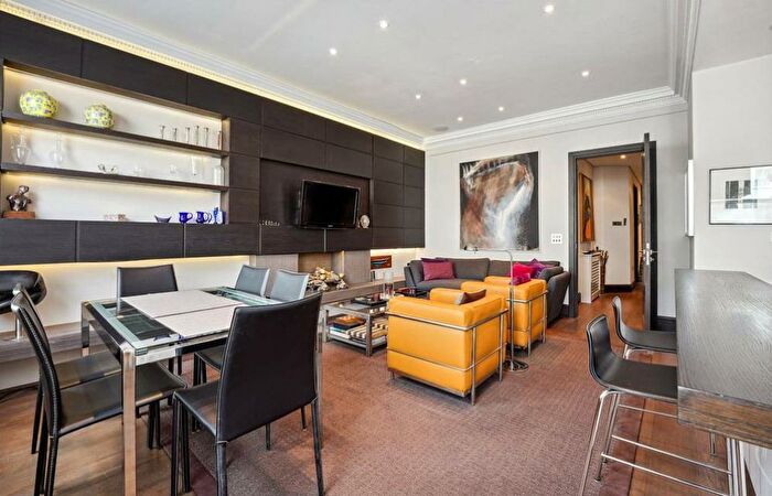 4 Bedroom Apartment To Rent In St. Johns Wood Road, St. Johns Wood, London, NW8