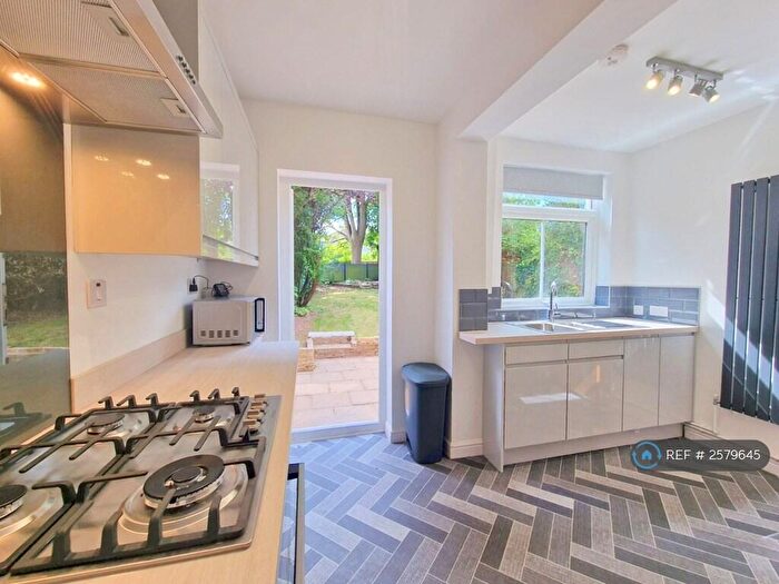 3 Bedroom Semi-Detached House To Rent In Valley Road, Solihull, B92